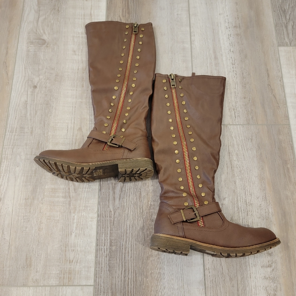 Journee Collection Boots